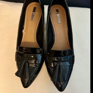 Tahari Tribute black patent leather heels